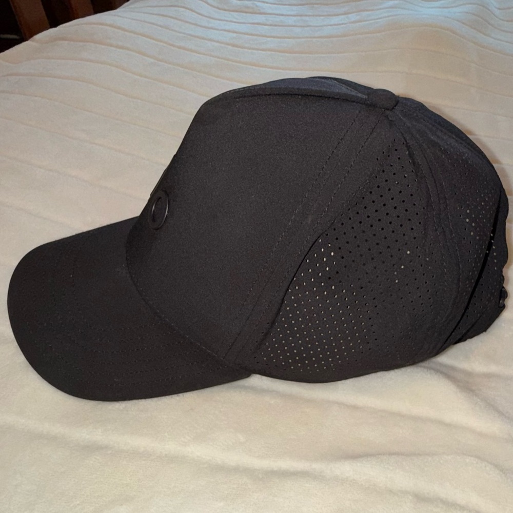 ALO Performance District Trucker Hat - Picture 4 of 10